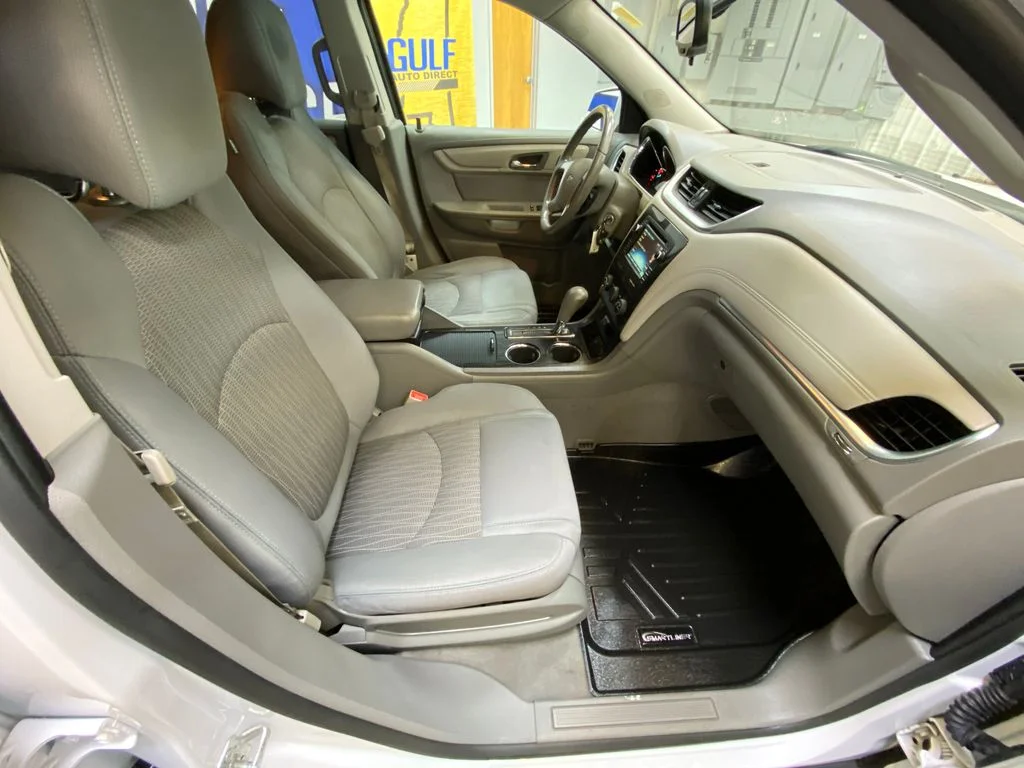 Used 2017 White Chevrolet LT image 25