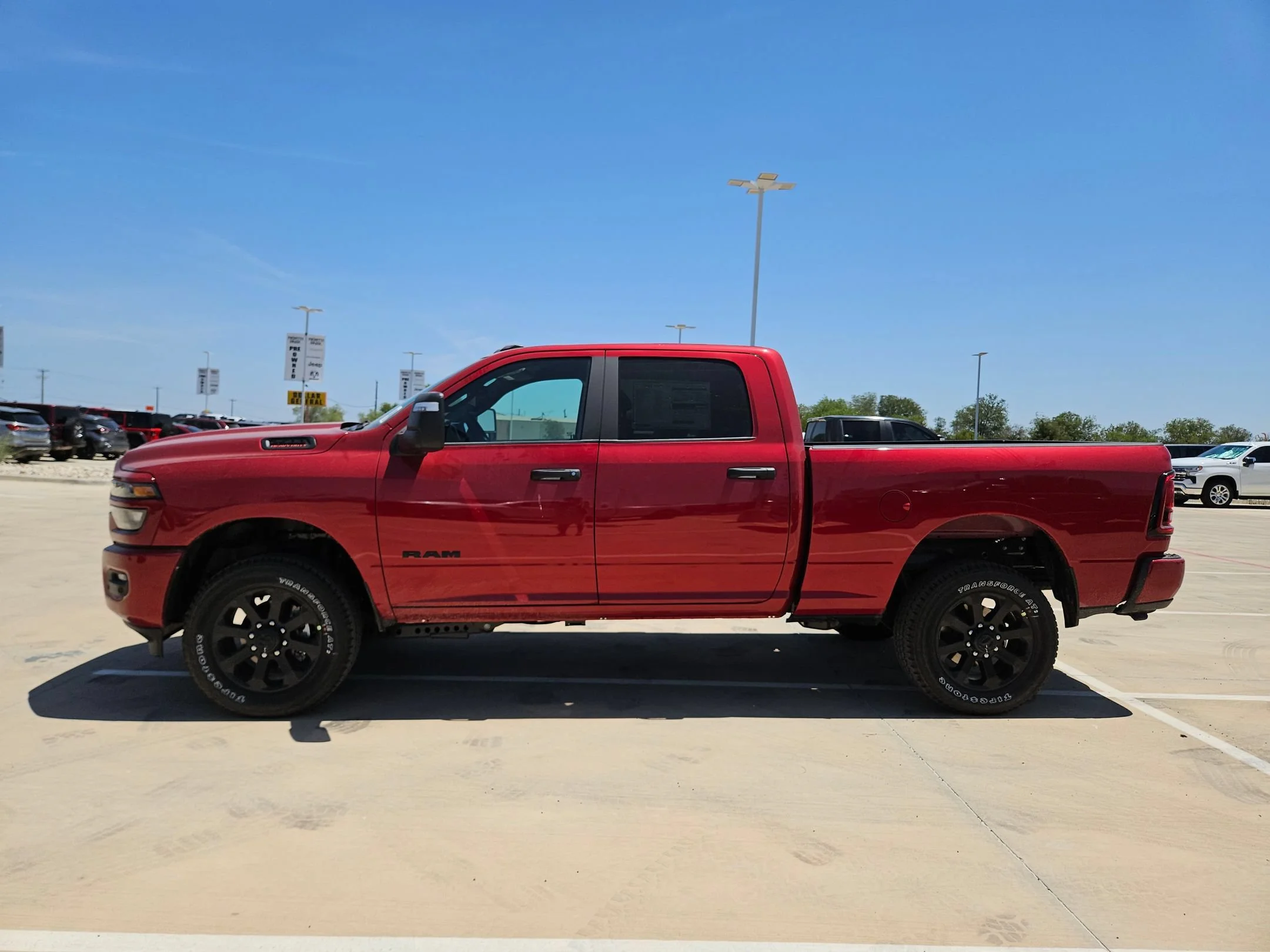 New 2026 Molten Red Pearl-Coat Exterior Paint RAM Big Horn image 6
