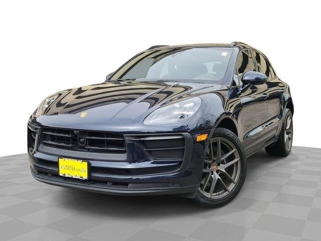 2022 Porsche Macan -'s photo