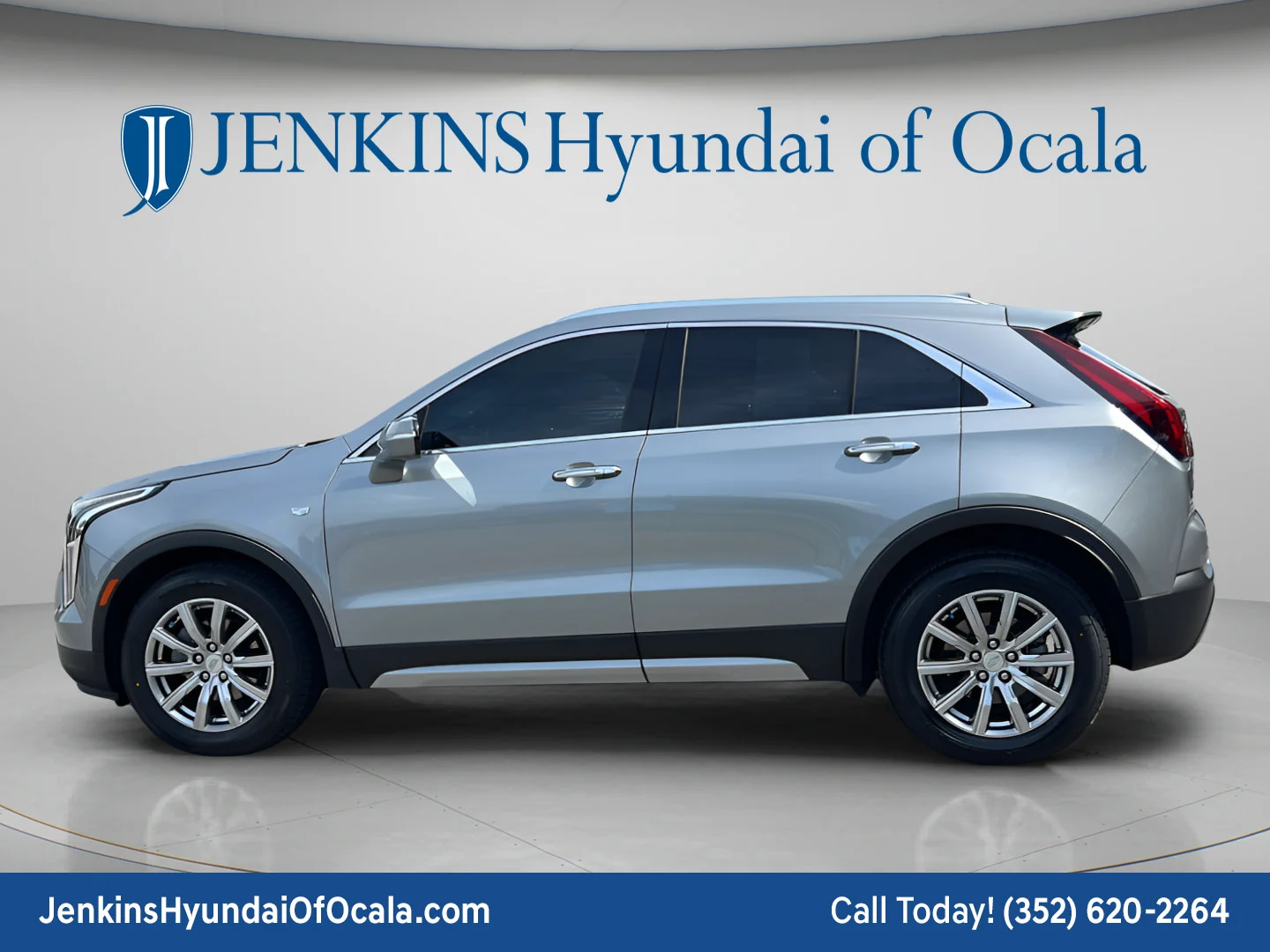 Used 2023 Argent Silver Metallic Cadillac AWD Premium Luxury image 6