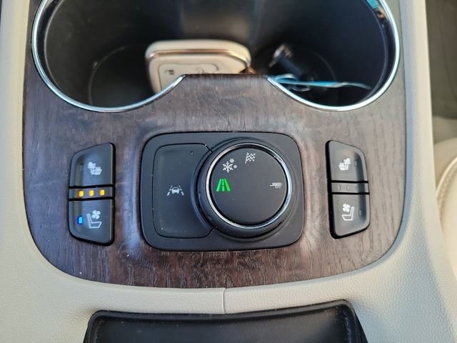Used 2023 Silver GMC Denali image 25