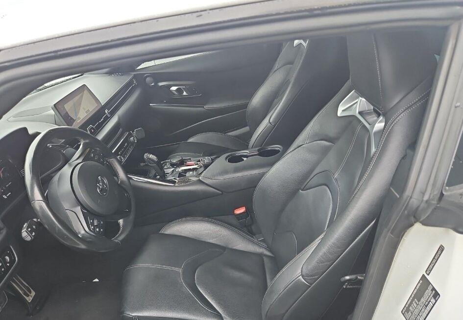 Used 2020 Absolute Zero Toyota 3.0 Premium image 9