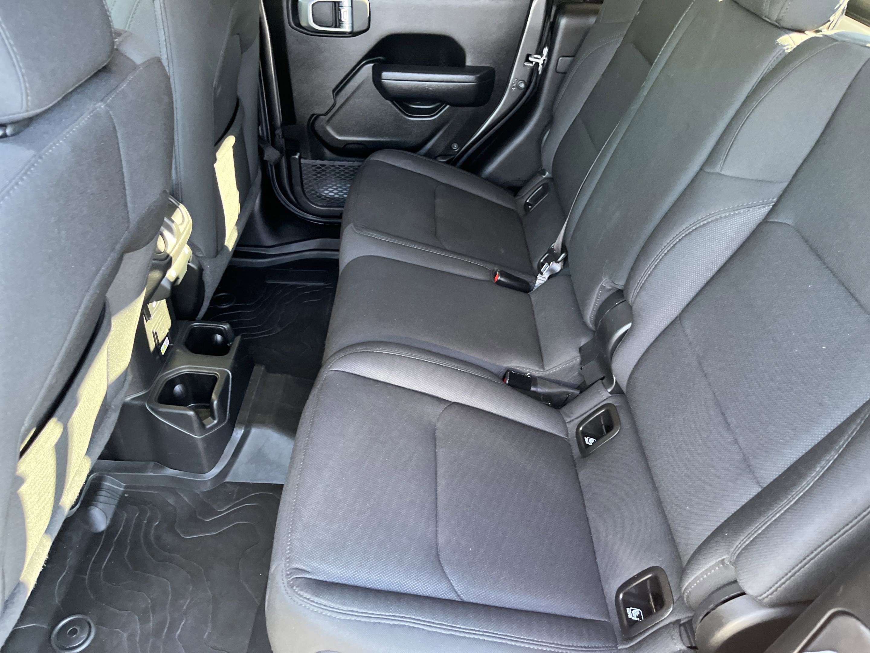 Used 2022 Granite Crystal Metallic Clearcoat Jeep  image 16