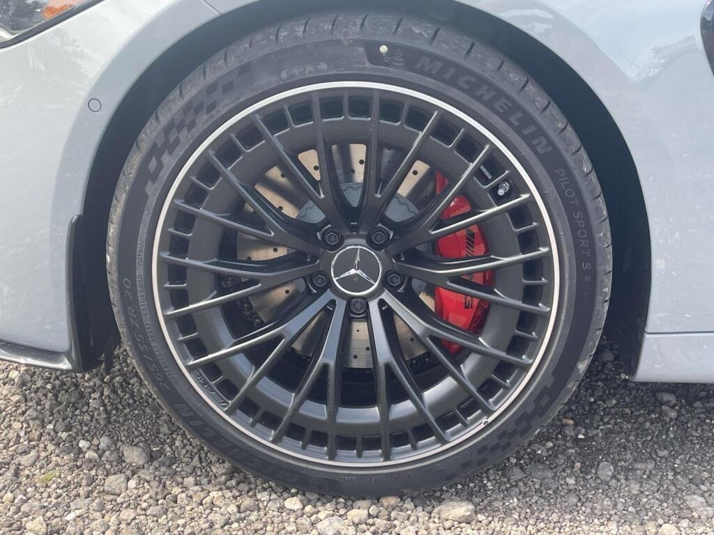 New 2027 MANUFAKTUR Alpine Grey Metallic Mercedes-Benz AMG® CLE 53 image 13