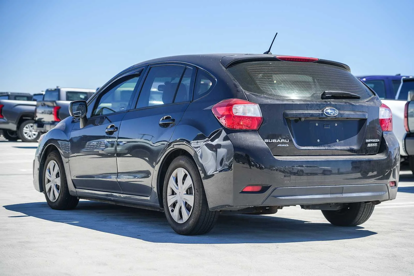Used 2013 Crystal Black Silica Subaru 2.0i image 8