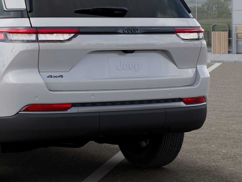 New 2026 Bright White Clear-Coat Exterior Paint Jeep Laredo Altitude image 26