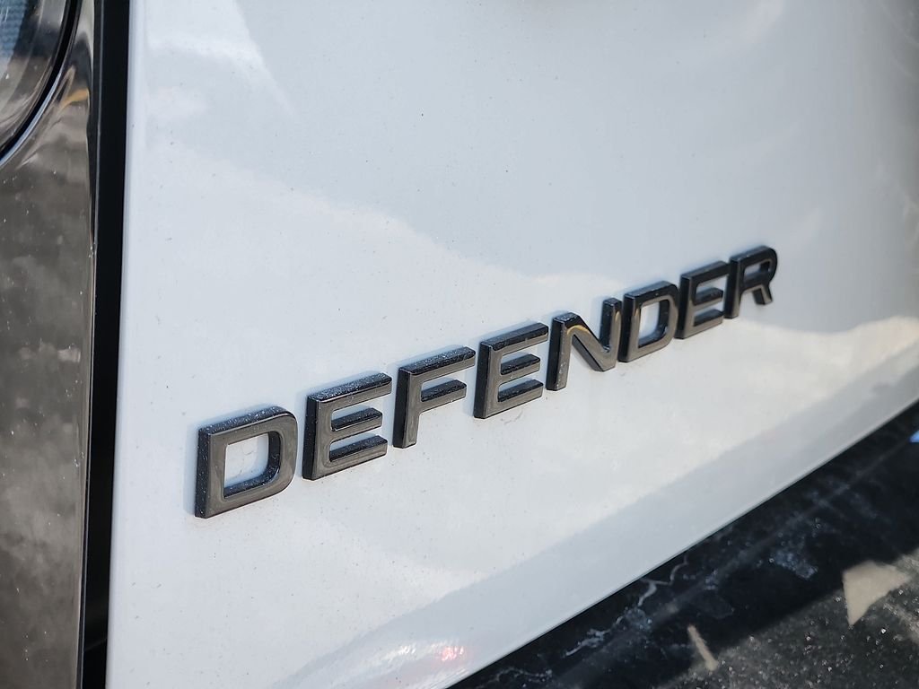 2026 Land Rover Defender X-Dynamic SE | CarEdge | CarEdge