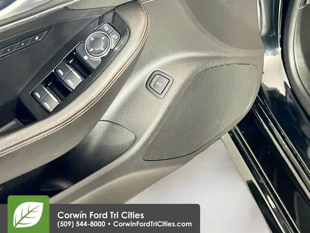 Used 2023 Black Cadillac Sport image 13