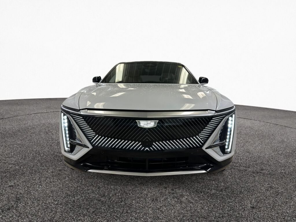 New 2026 Vibrant White Tricoat Cadillac Signature Luxury image 30