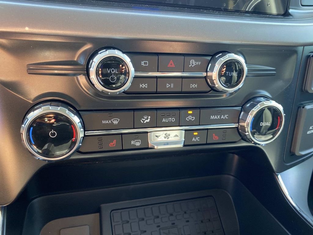 New 2026 Carbonized Gray Metallic Ford XLT image 16