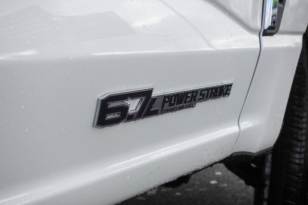New 2026 Oxford White Ford F-250® XLT image 6