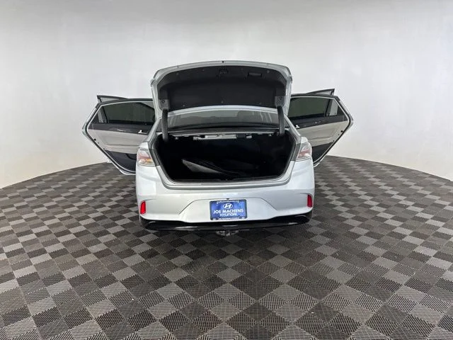Used 2019 Silver Hyundai Limited image 17