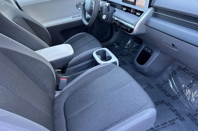 Used 2024 Black Hyundai SEL image 18
