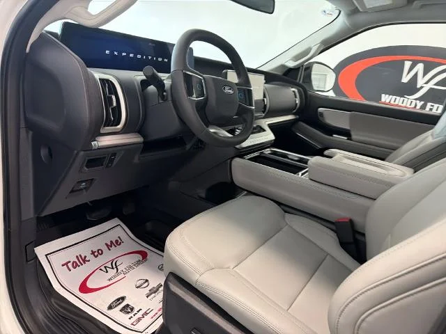 New 2027 Star White Metallic Tri-Coat Ford MAX Active image 27