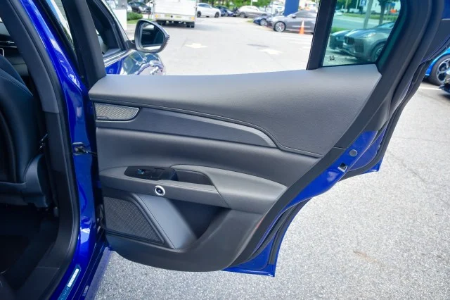 Used 2024 Blu Intenso Metallic Maserati GT image 22