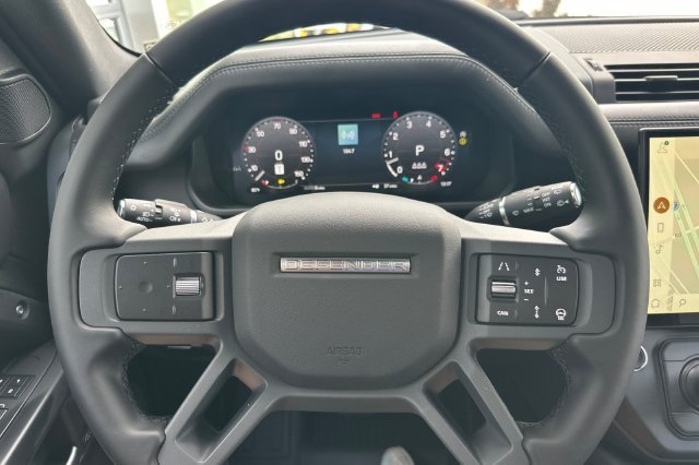 New 2026 Woolstone Green Land Rover X-Dynamic SE image 22