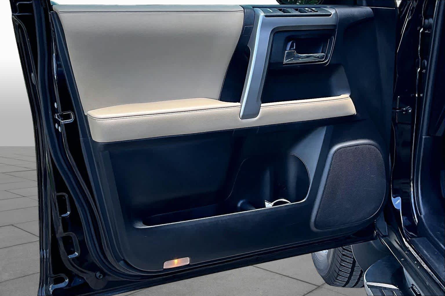Used 2022 Midnight Black Metallic Toyota SR5 Premium image 26