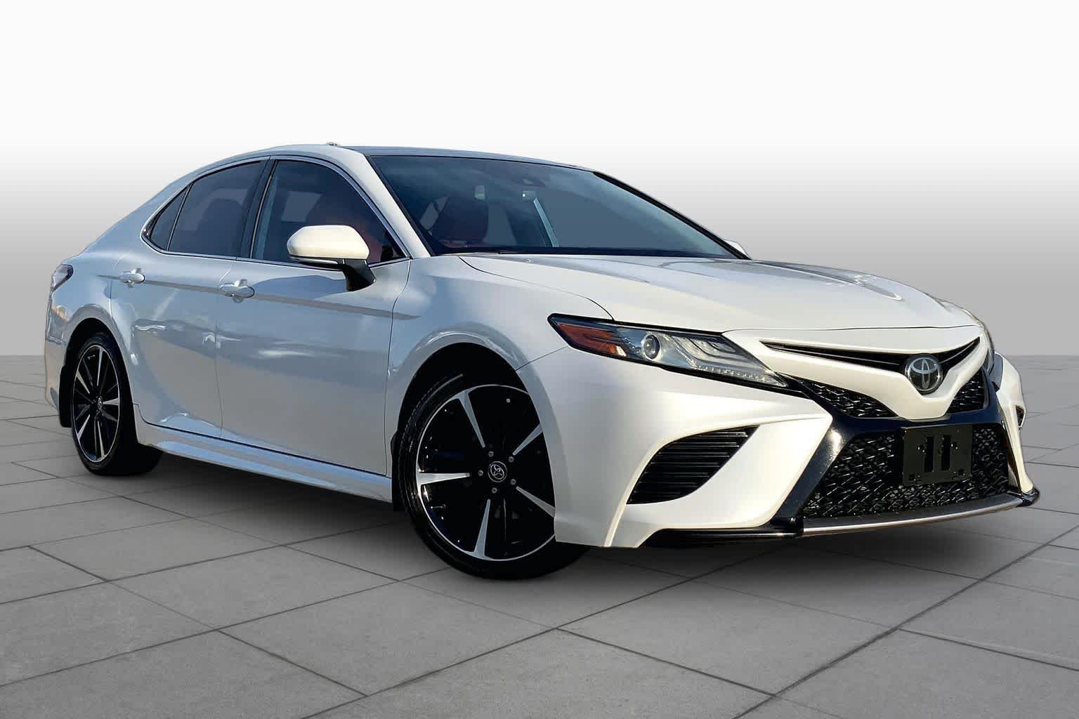 Used 2019 Wind Chill Pearl Toyota XSE image 3