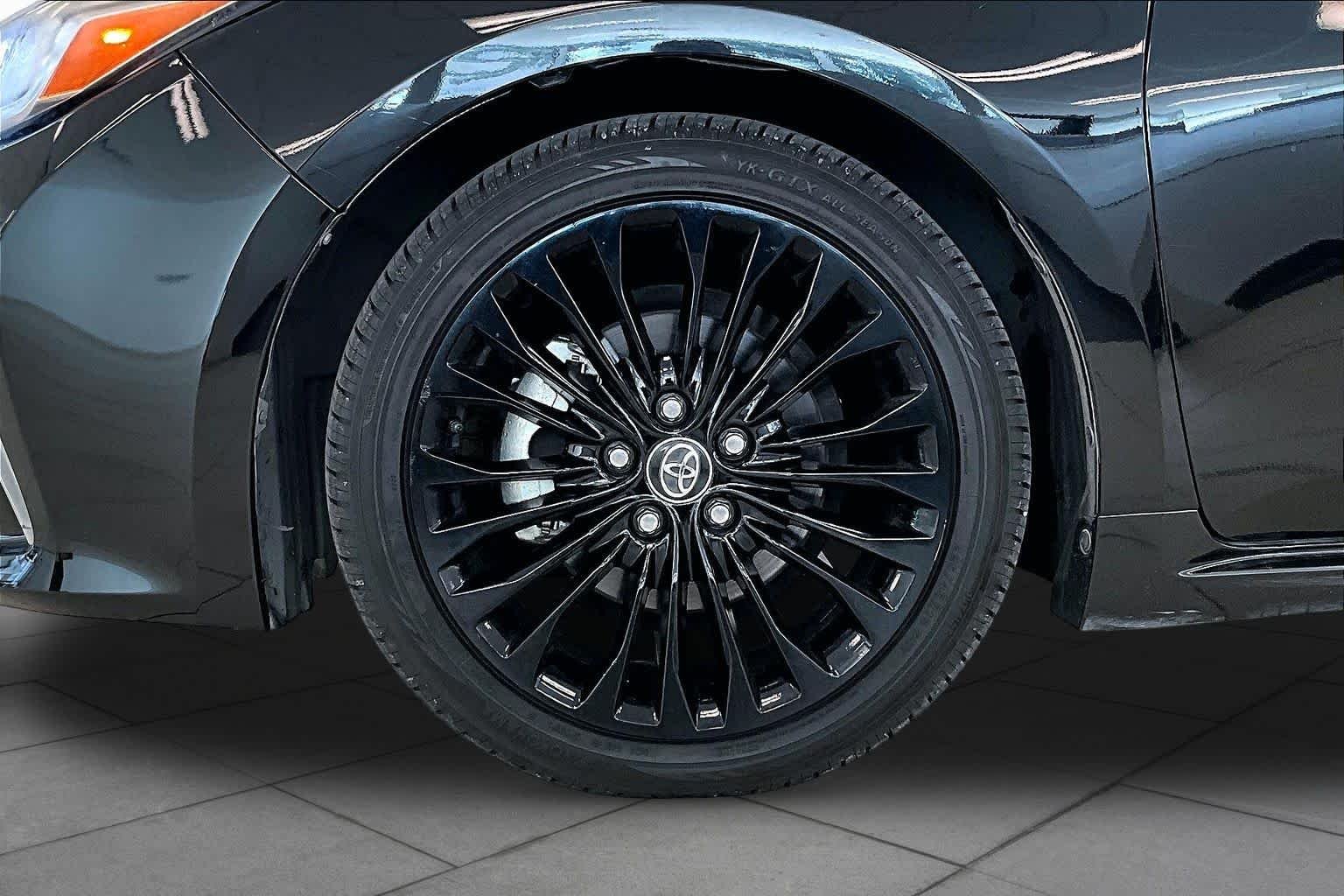 Used 2016 Midnight Black Metallic Toyota Touring image 10
