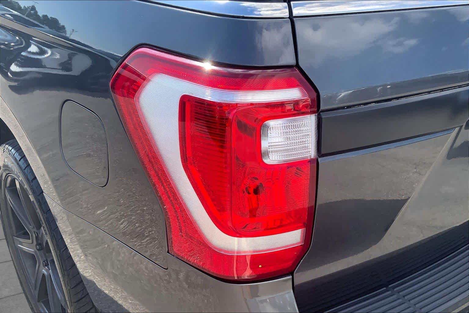 Used 2020 Magnetic Metallic Ford XLT image 28