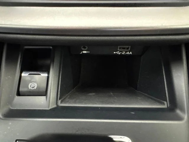 Used 2024 Crystal White Pearl Subaru 2.5i image 14