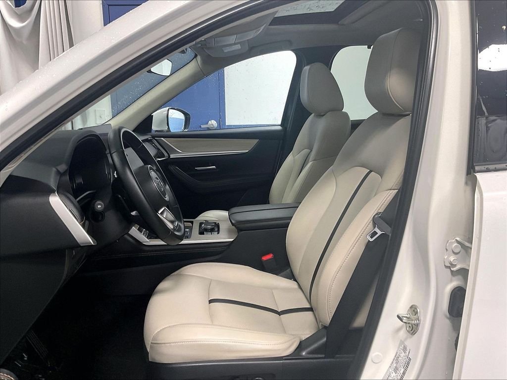 Used 2024 White Mazda Preferred image 10