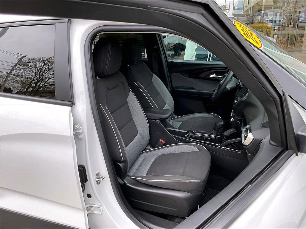 Used 2023 White Chevrolet LT image 11