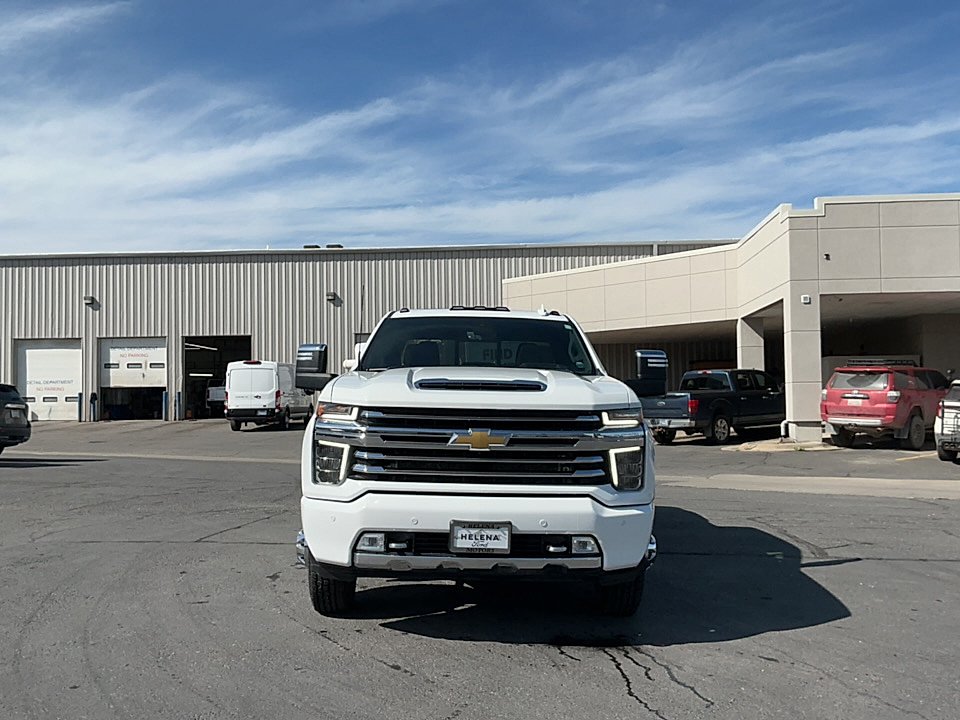 Used 2022 Summit White Chevrolet 4WD Crew Cab Long Bed High Country image 8
