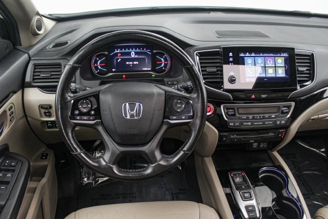 Used 2019 White Honda Touring image 17