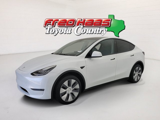 Pre-Owned 2023 Tesla Model Y Long Range