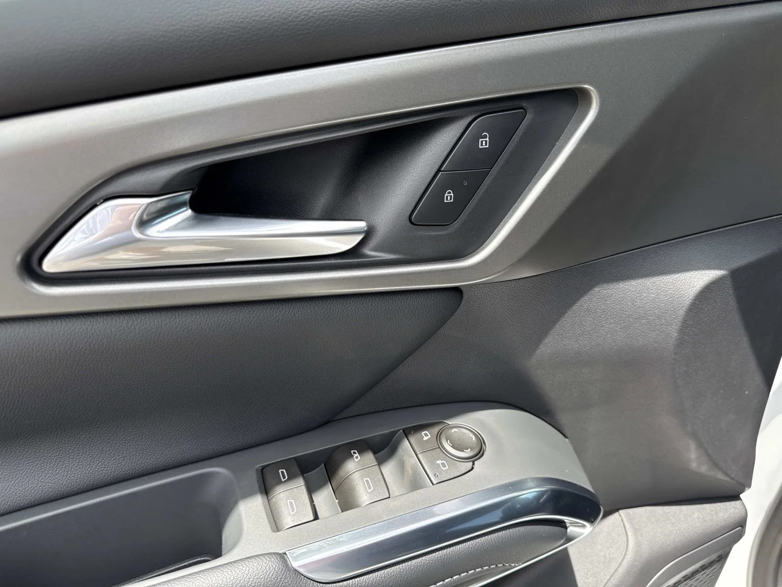2026 Chevrolet Traverse LT - Photo 19