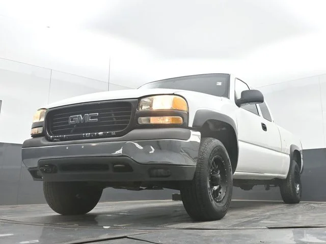 Used 2000  GMC SLE image 36