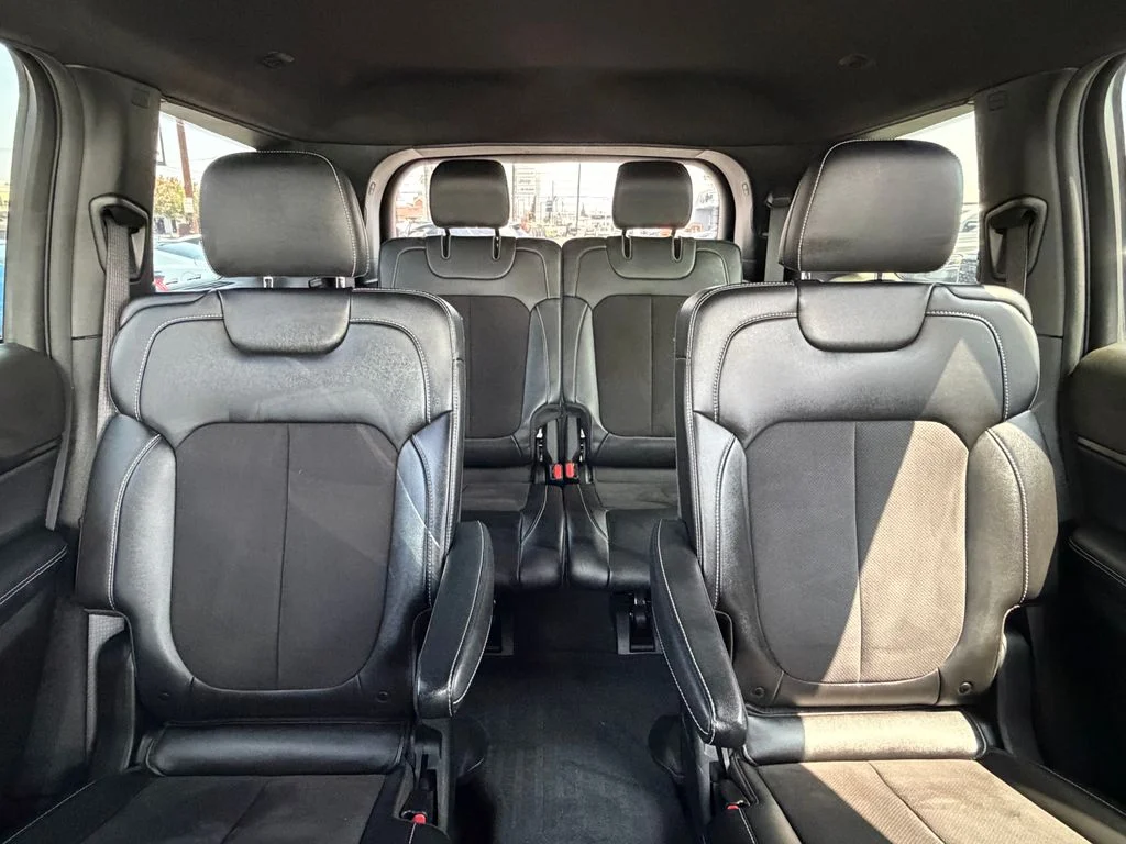 Used 2023 Silver Jeep Altitude image 20