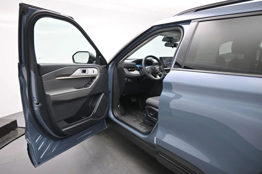 New 2026 Vapor Blue Metallic Ford Active image 8