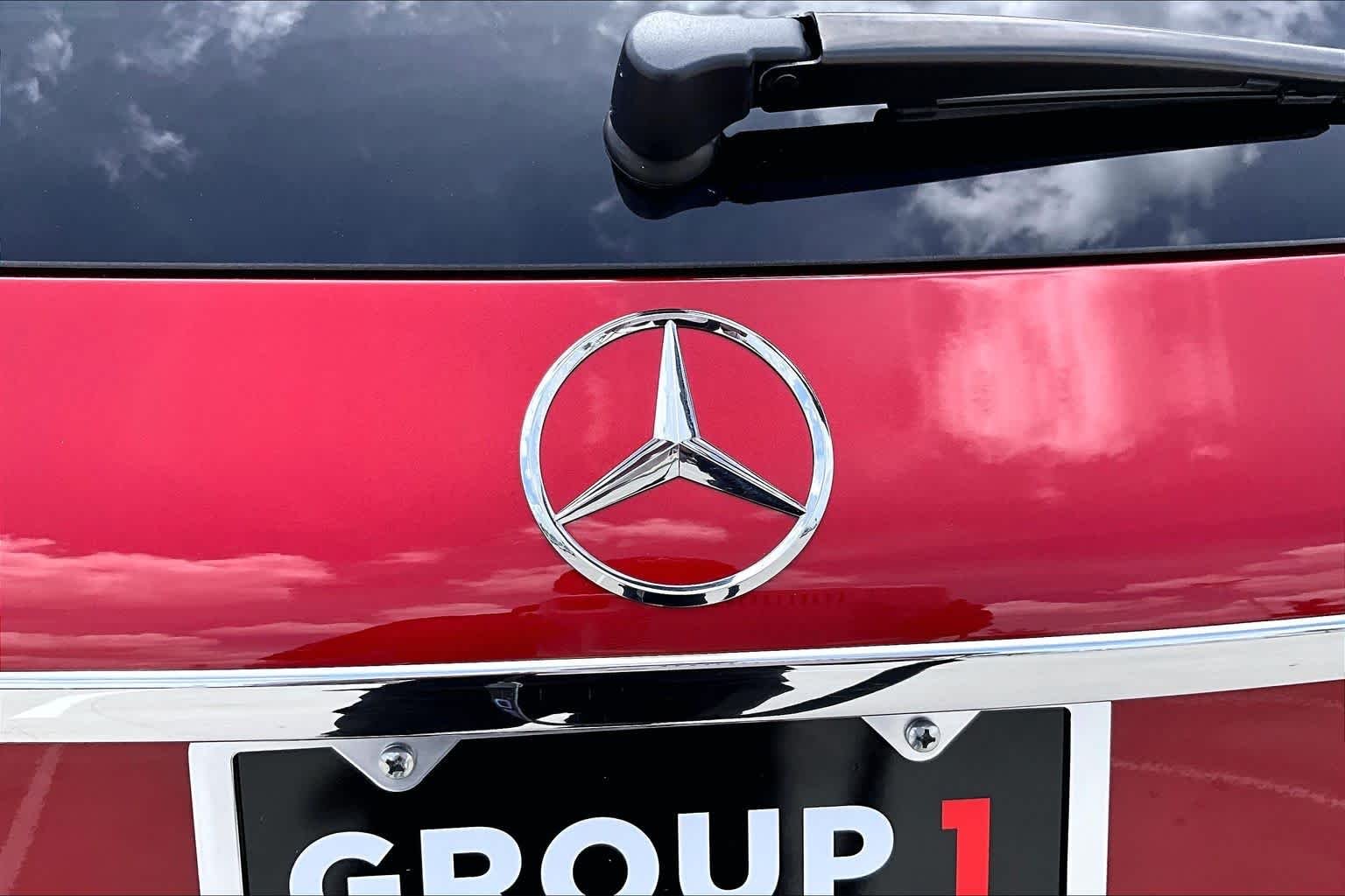 Used 2019 designo Cardinal Red Metallic Mercedes-Benz GLC 300 image 10