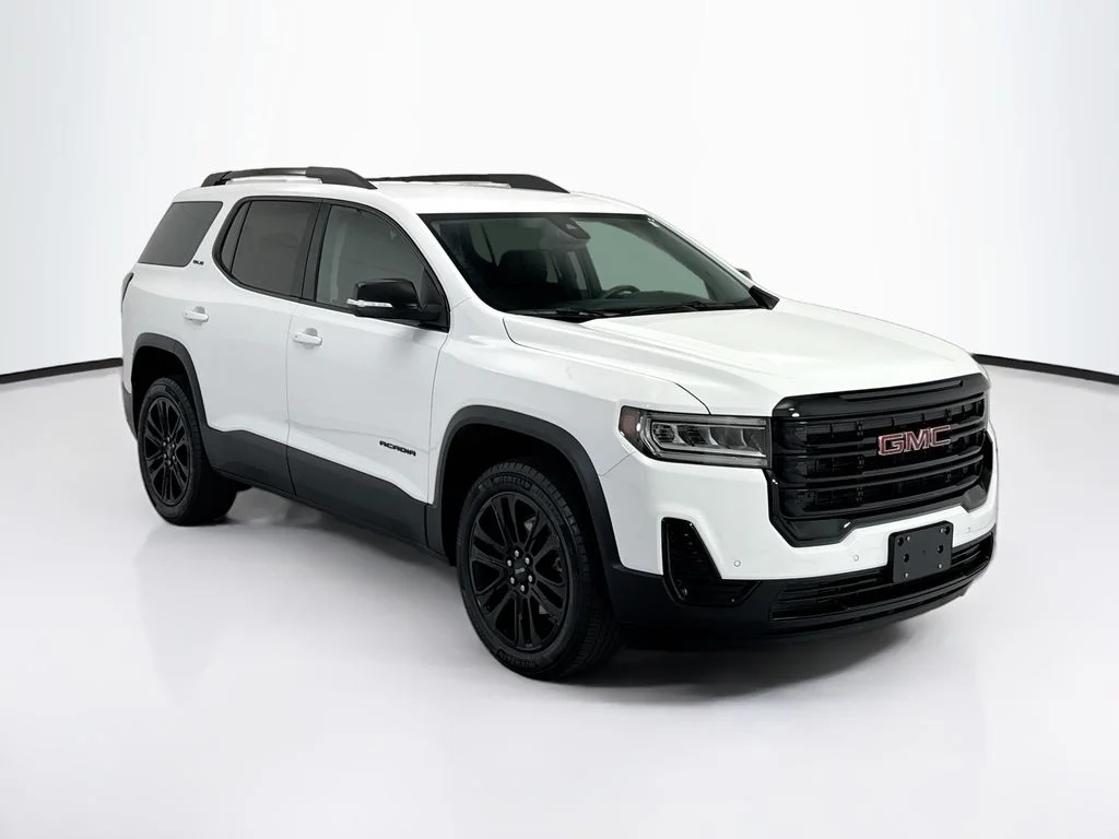 Used 2023 White GMC SLE image 3