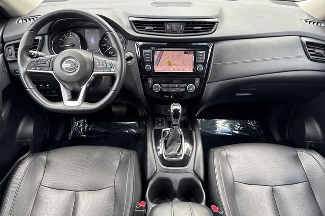 Used 2020 Brilliant Silver Metallic Nissan SL image 17