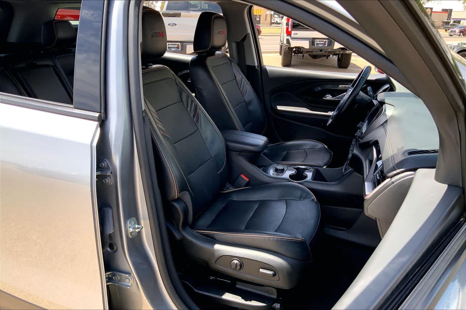 Used 2023 Sterling Metallic GMC AT4 image 8