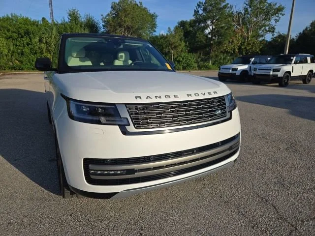 Certified Used 2024 Ostuni Pearl White Metallic Land Rover SE image 8