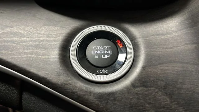 Used 2023 Gray Metallic Jeep Limited image 34
