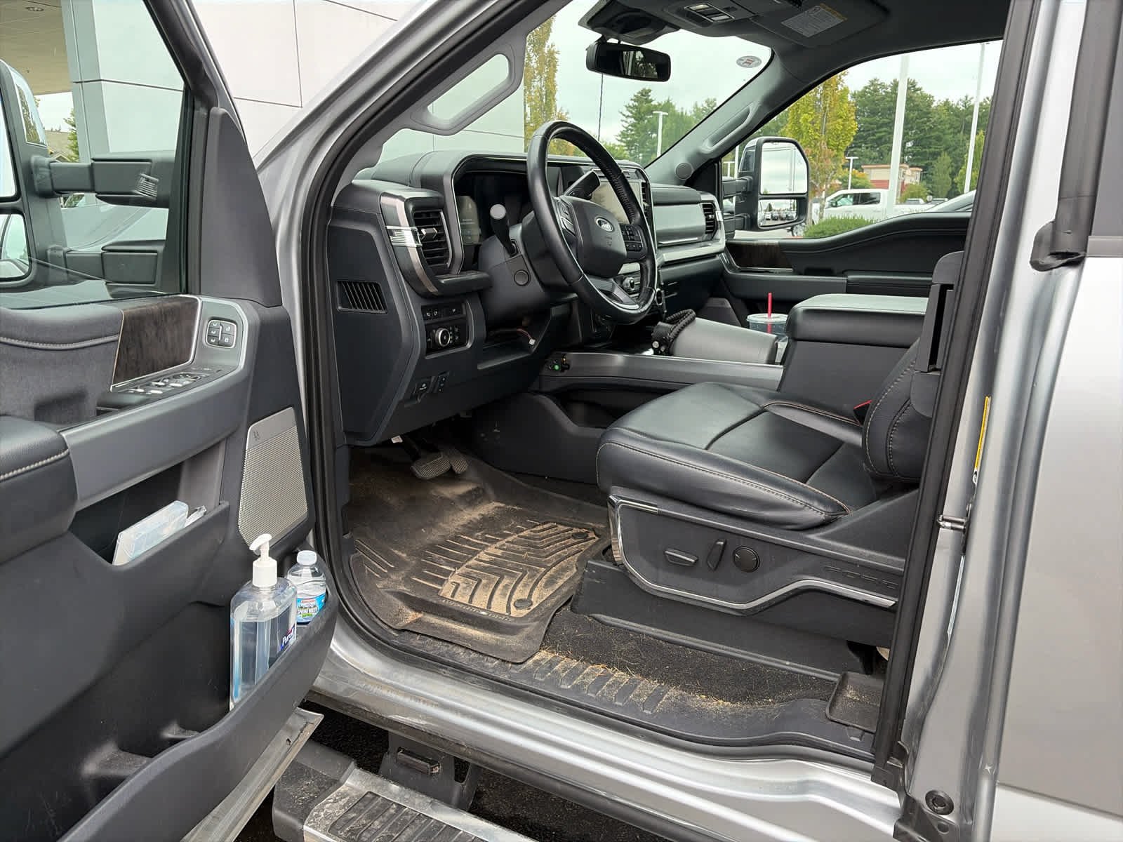 Used 2024 Iconic Silver Metallic Ford LARIAT image 5