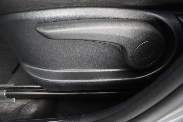 Used 2022 Gray Hyundai SE image 21