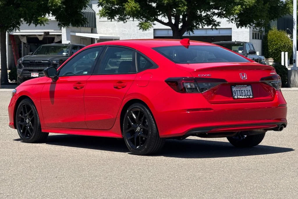 Used 2025  Honda Sport image 8