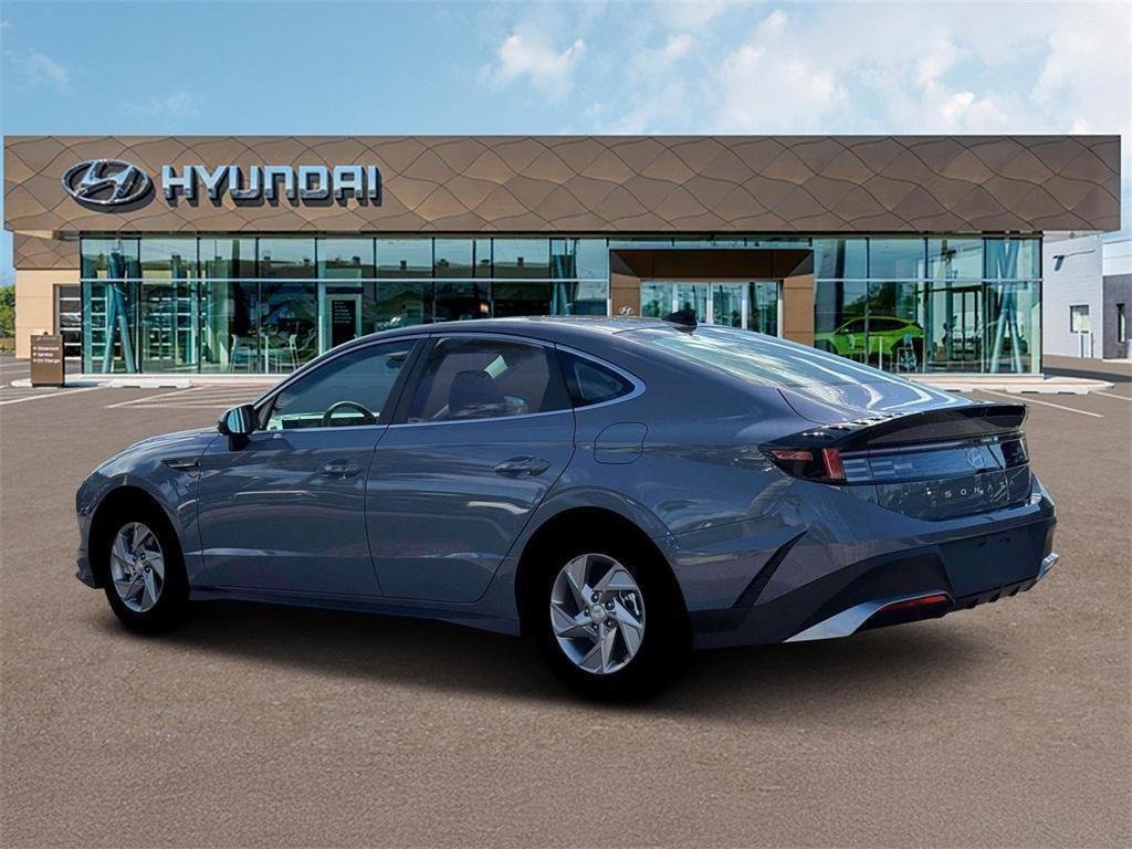 New 2026 Blue Hyundai SE image 4