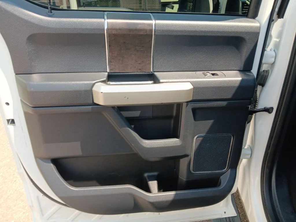 Used 2022 Star White Metallic Tri-Coat Ford Lariat image 32