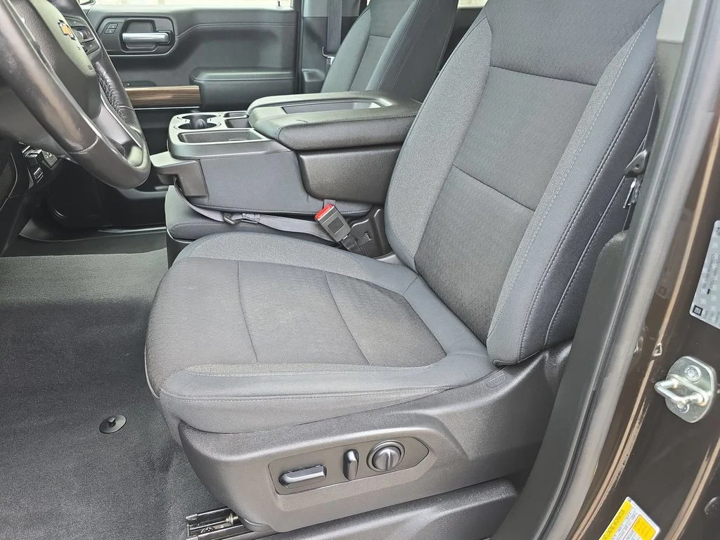 Used 2019 Brown Chevrolet LT image 17