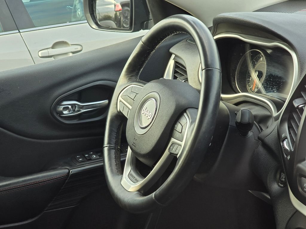 Used 2016 Black Jeep Trailhawk image 19