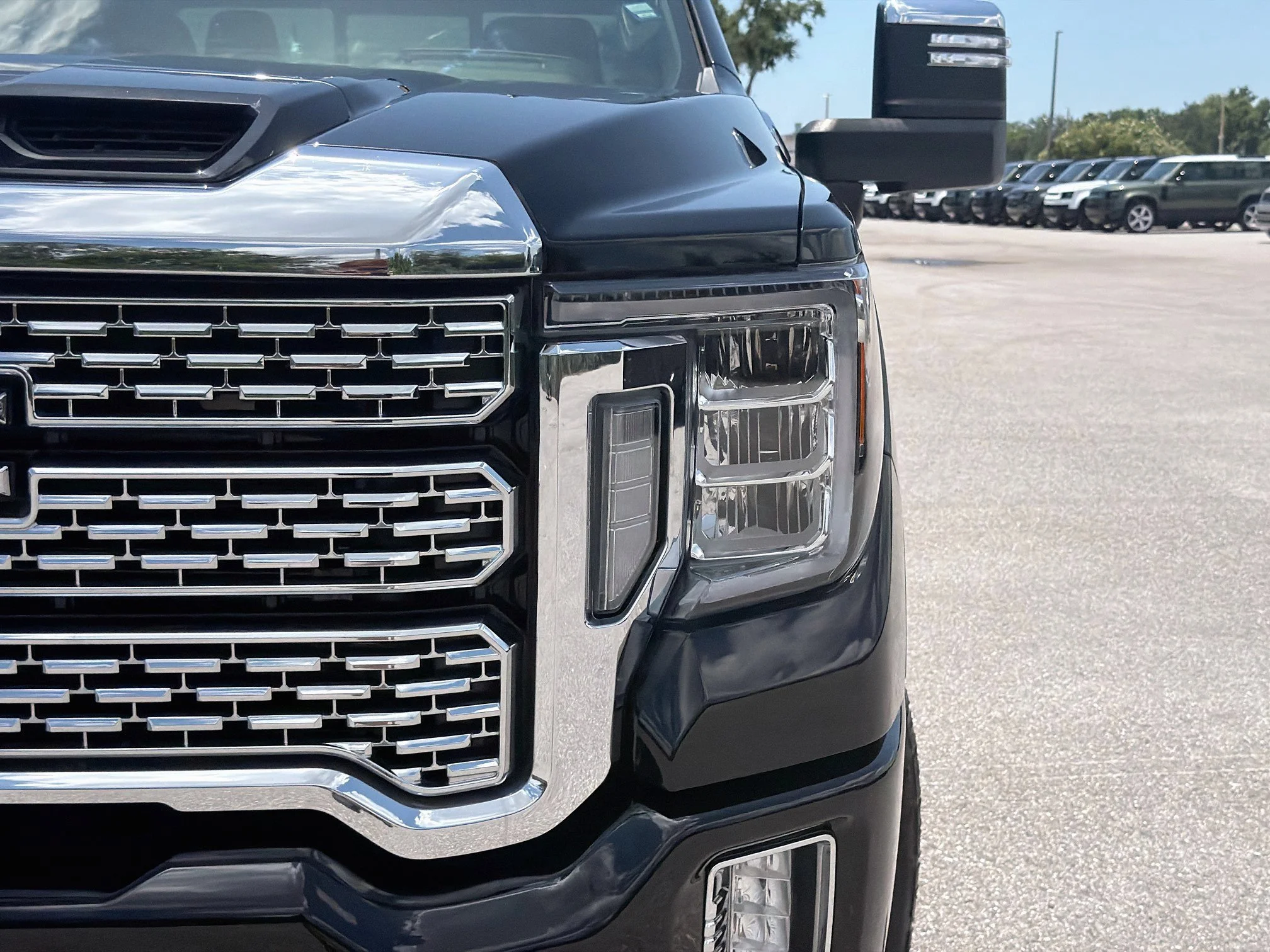 Used 2023 Ebony Twilight Metallic GMC Denali image 9