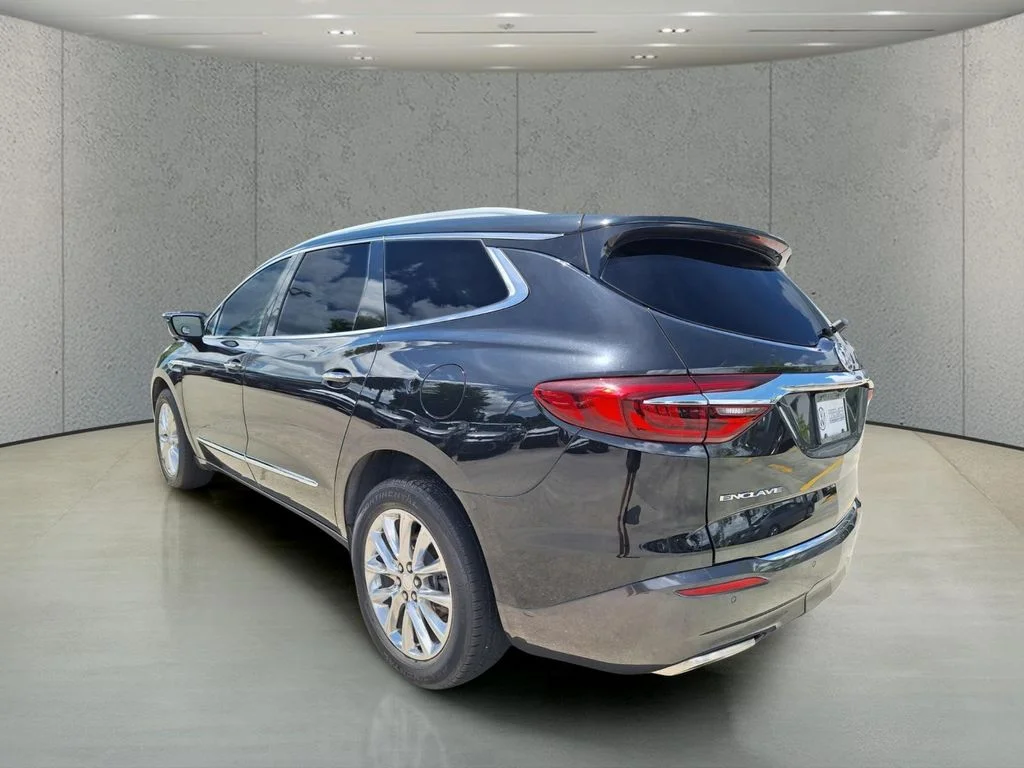 Used 2021 Black Buick Essence image 3