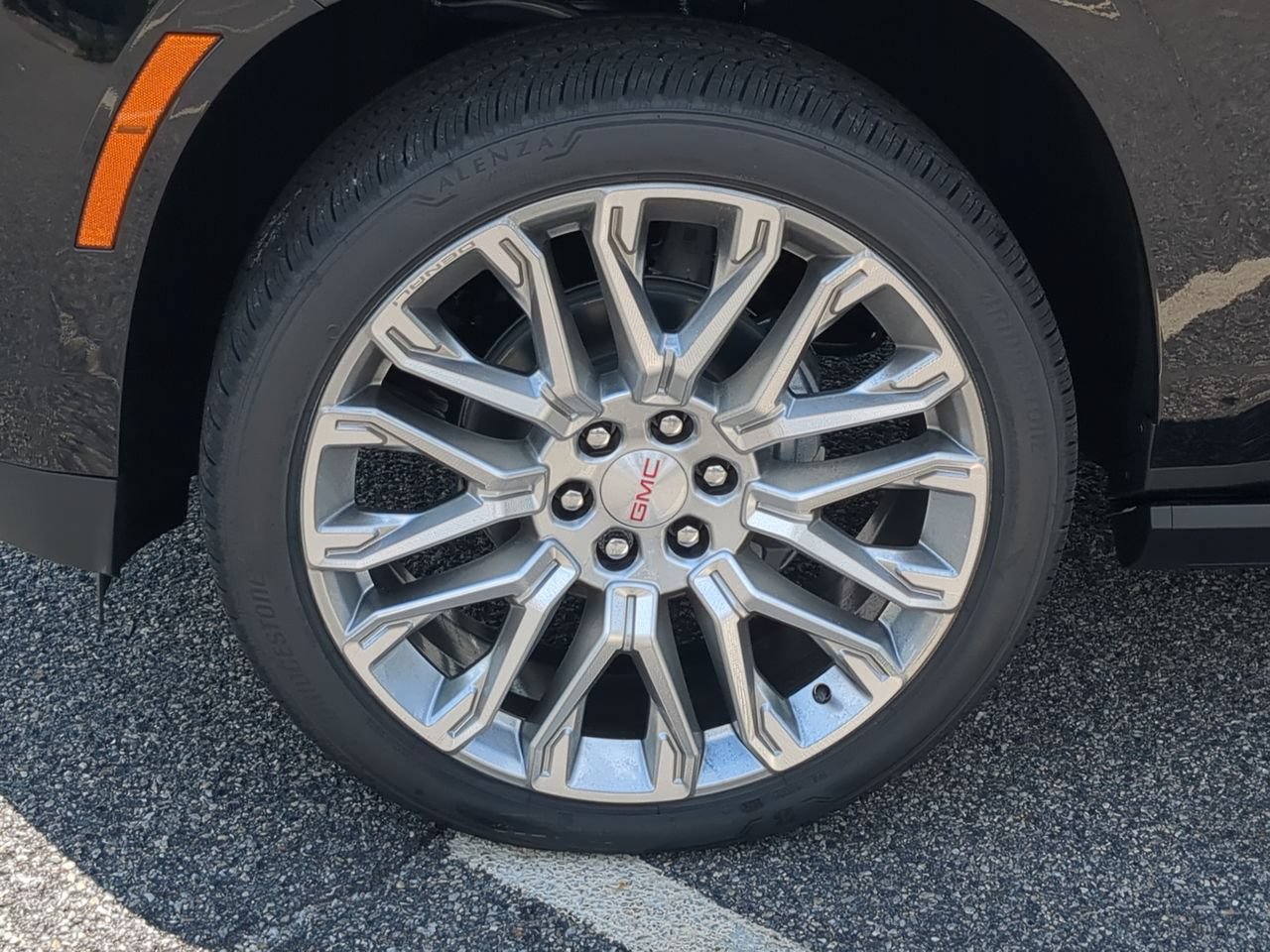 2026 GMC Yukon Denali - Photo 34
